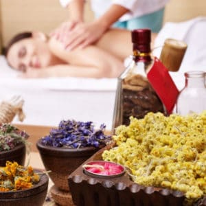 Massage professionnel avec les huiles de massage Intimu