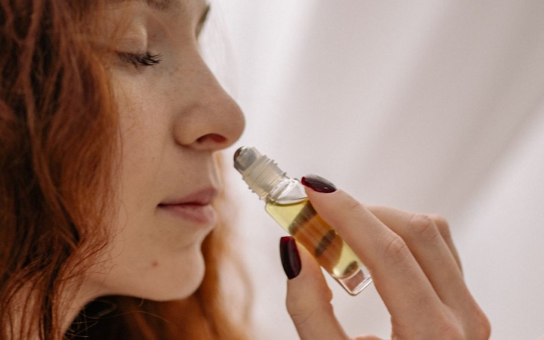 Comment bien utiliser les huiles essentielles par olfaction ? 