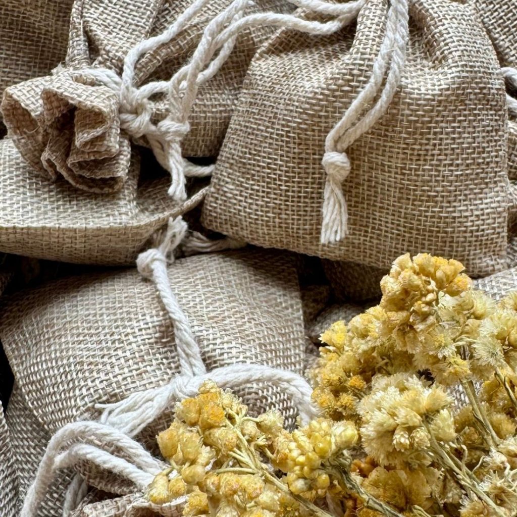 pochon immortelle séchée sauvage parfum conentré du maquis