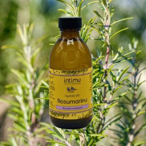 l'hydrolat de romarin pour votre cure détox contre l'acné