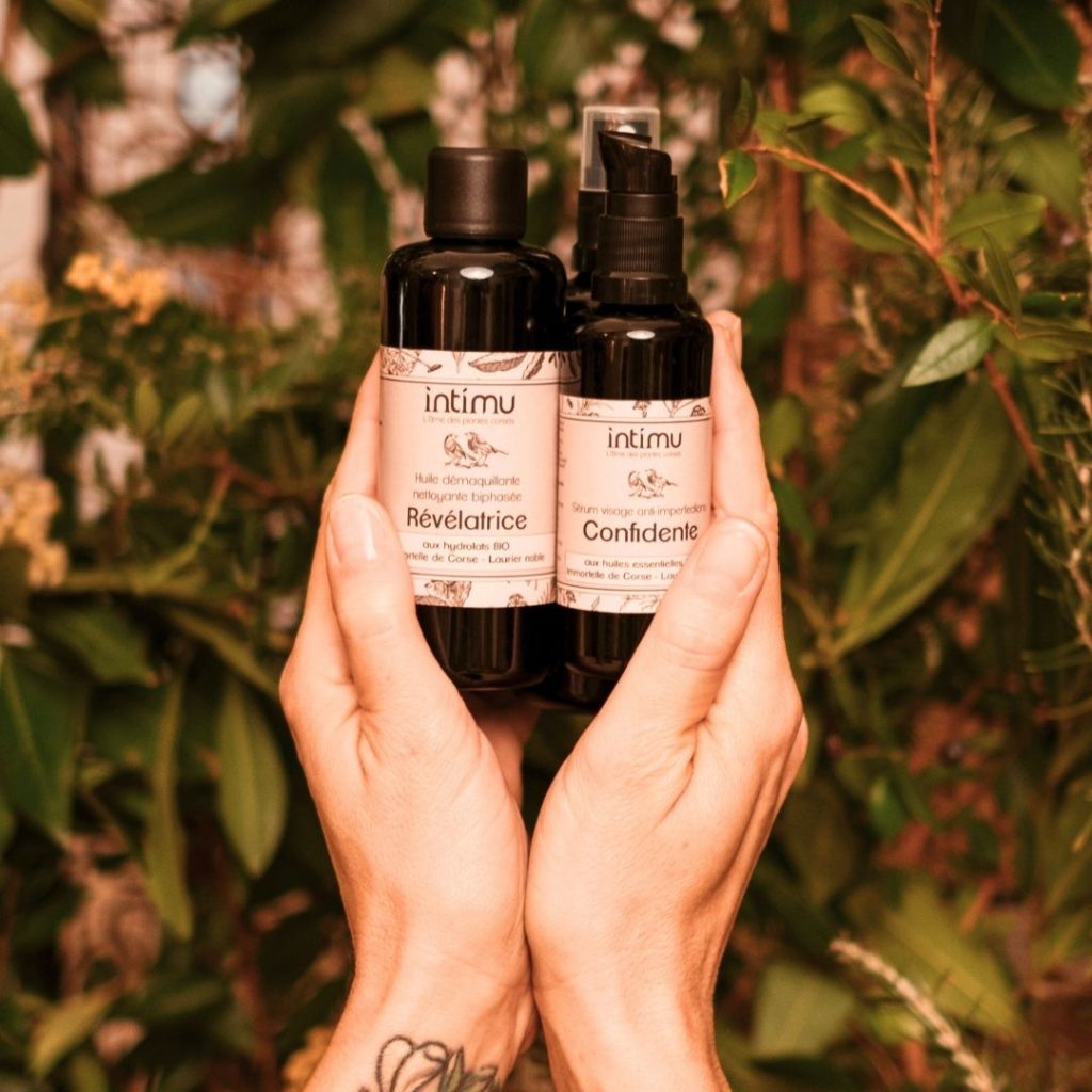 flacons d'huiles et soins bons pour l'hiver, pour lutter contre la déshydration, la sécheresse cutanée